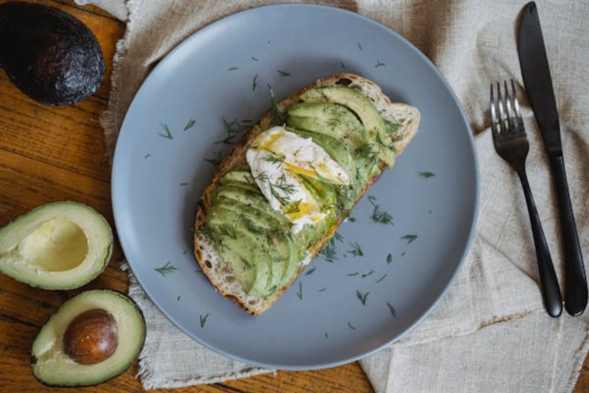 Avocado Toast with Poached Egg 