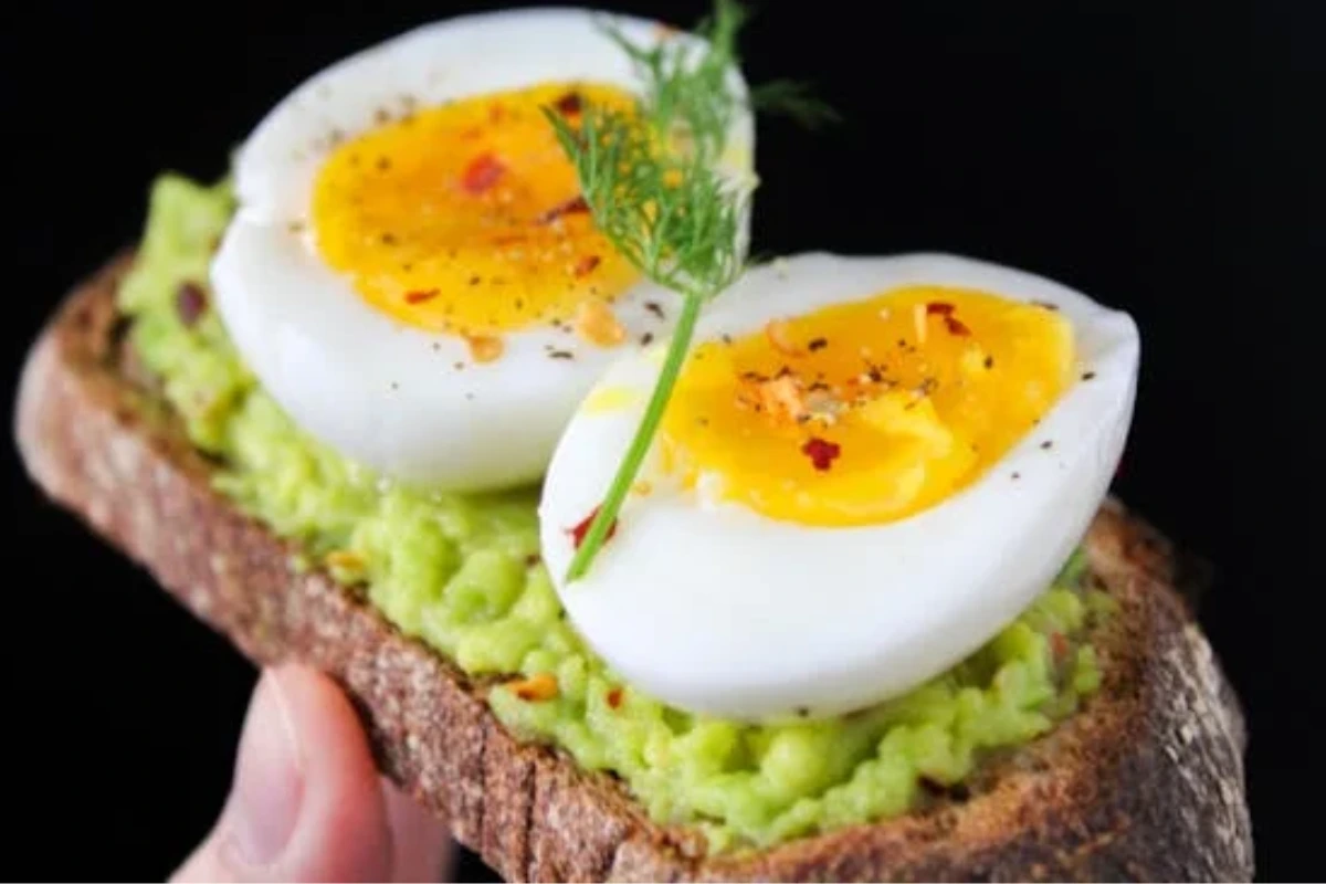 Avocado Toast with Poached Egg 